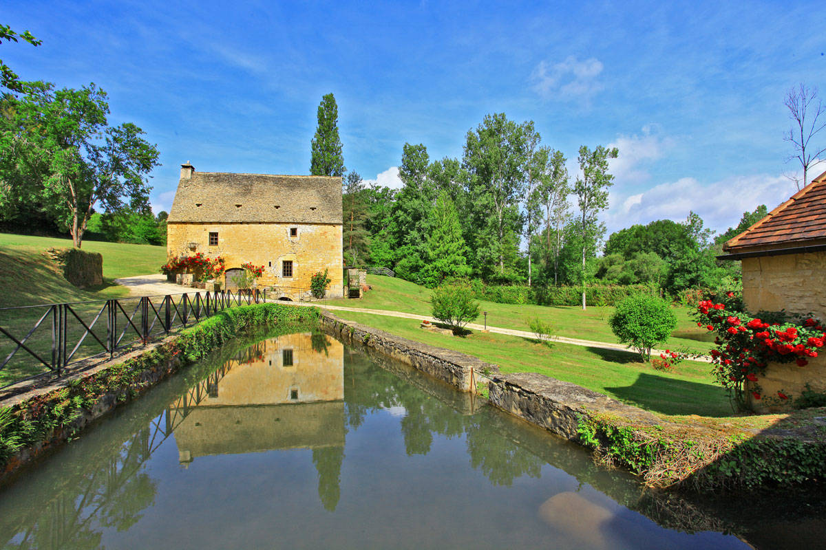 Book now Le Petit Moulin in the Dordogne at Dordognemaison.com