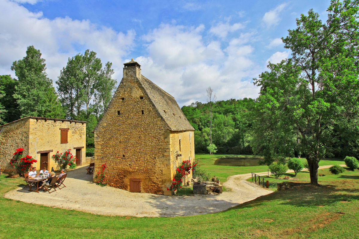 Book now Le Petit Moulin in the Dordogne at Dordognemaison.com